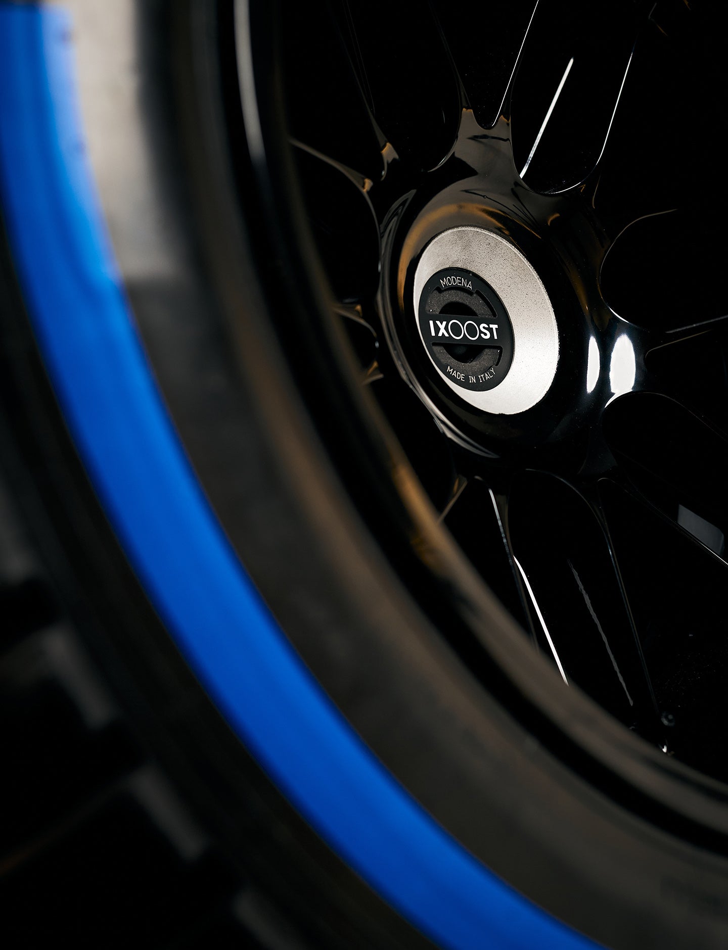 Pirelli x iXOOST speaker