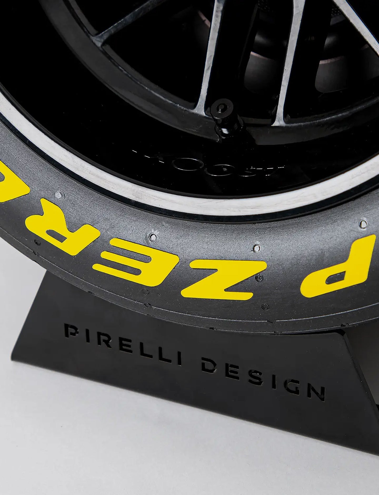 Pirelli P ZERO Sound