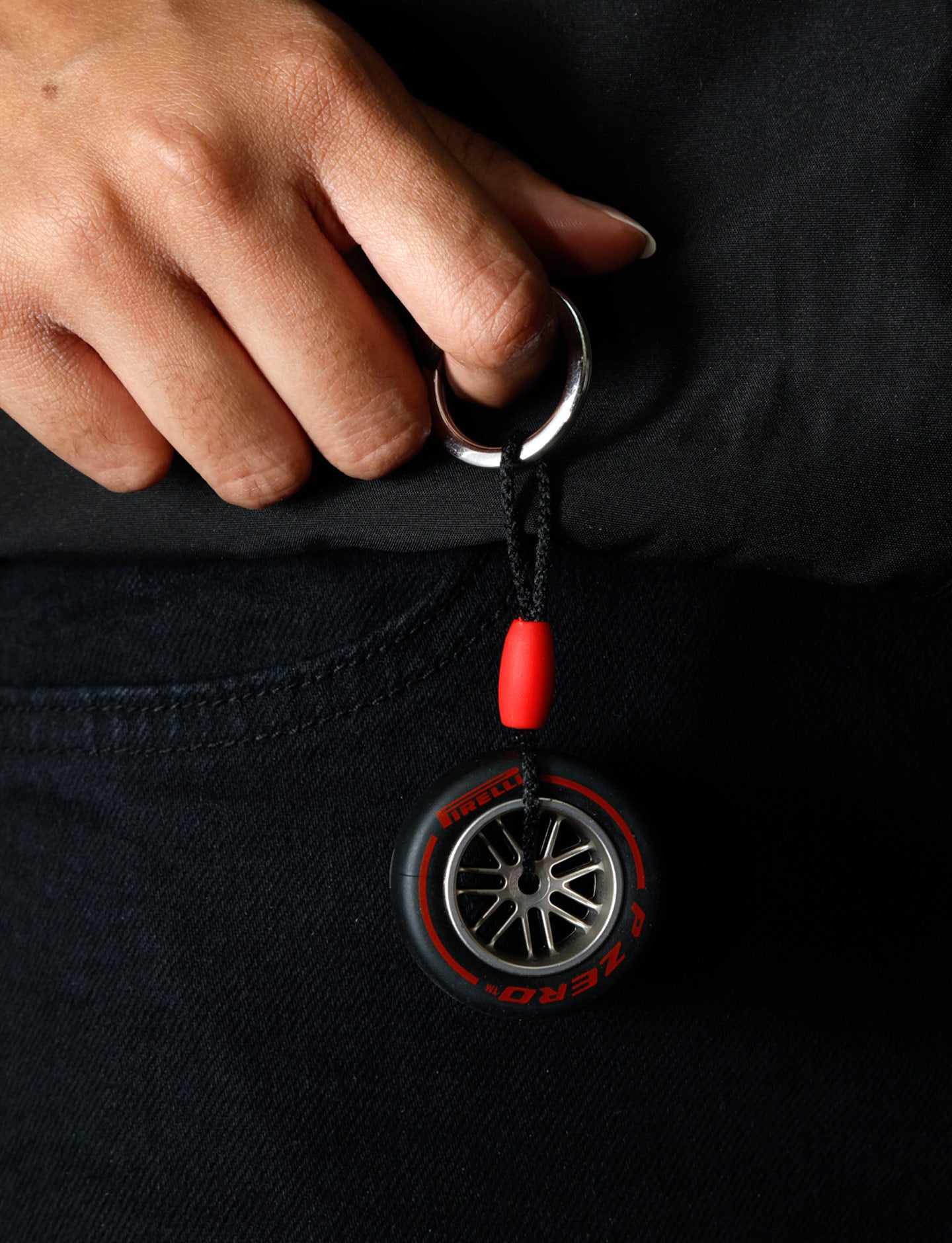 Pirelli Soft Tyre Keyring - Rosso