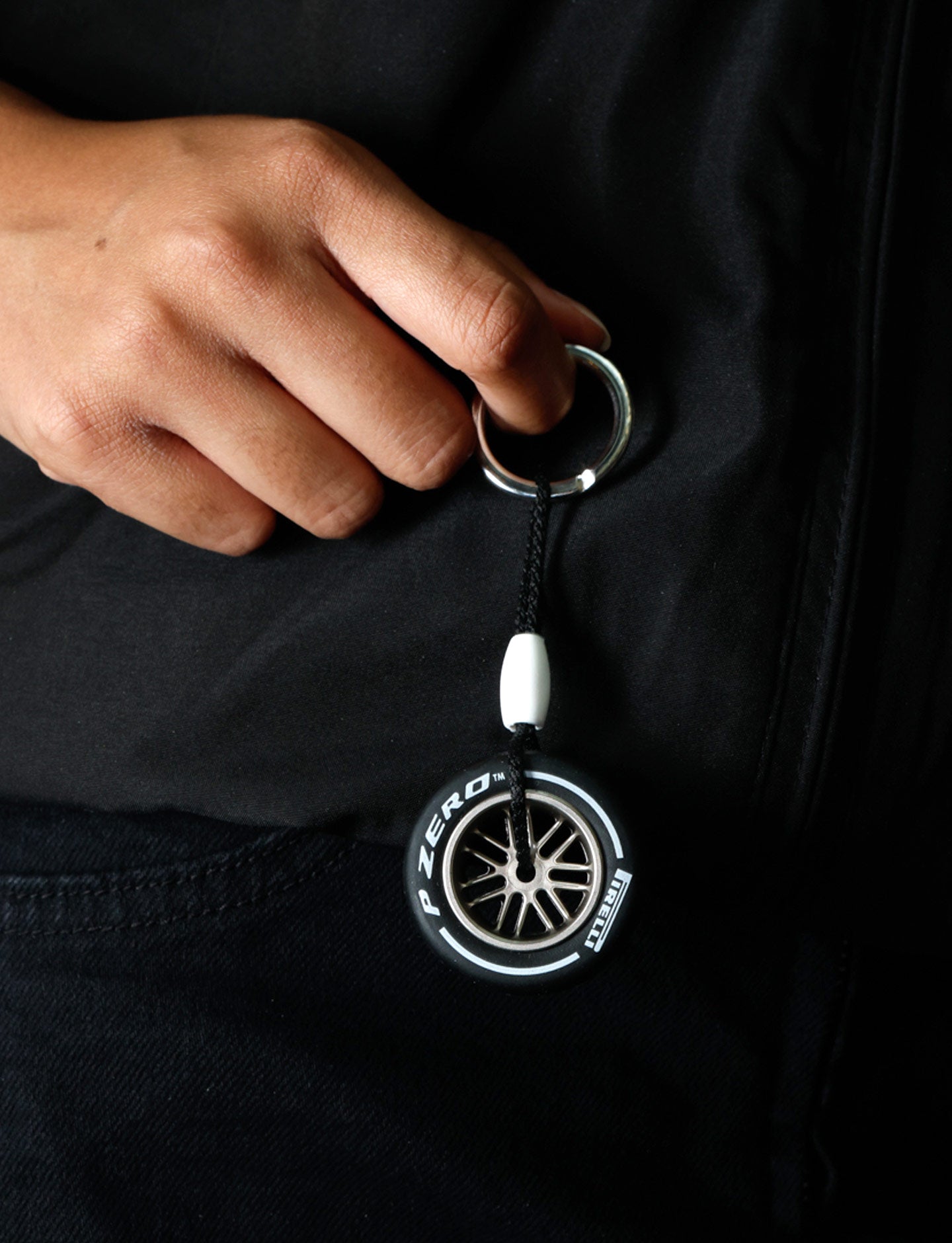 Pirelli Hard Tyre Keyring - Bianco